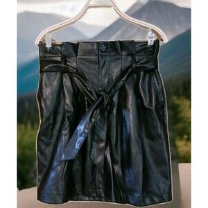 Kendall & Kylie Women's Size M Black Faux Leather Pleated Mini Skirt With Belt